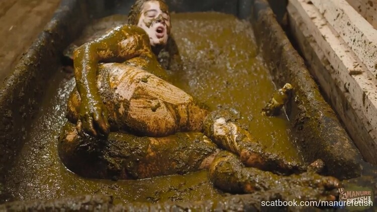frankys time in the manure basin - lyndra lynn cleaning ends in a mess (2022 | FullHD)